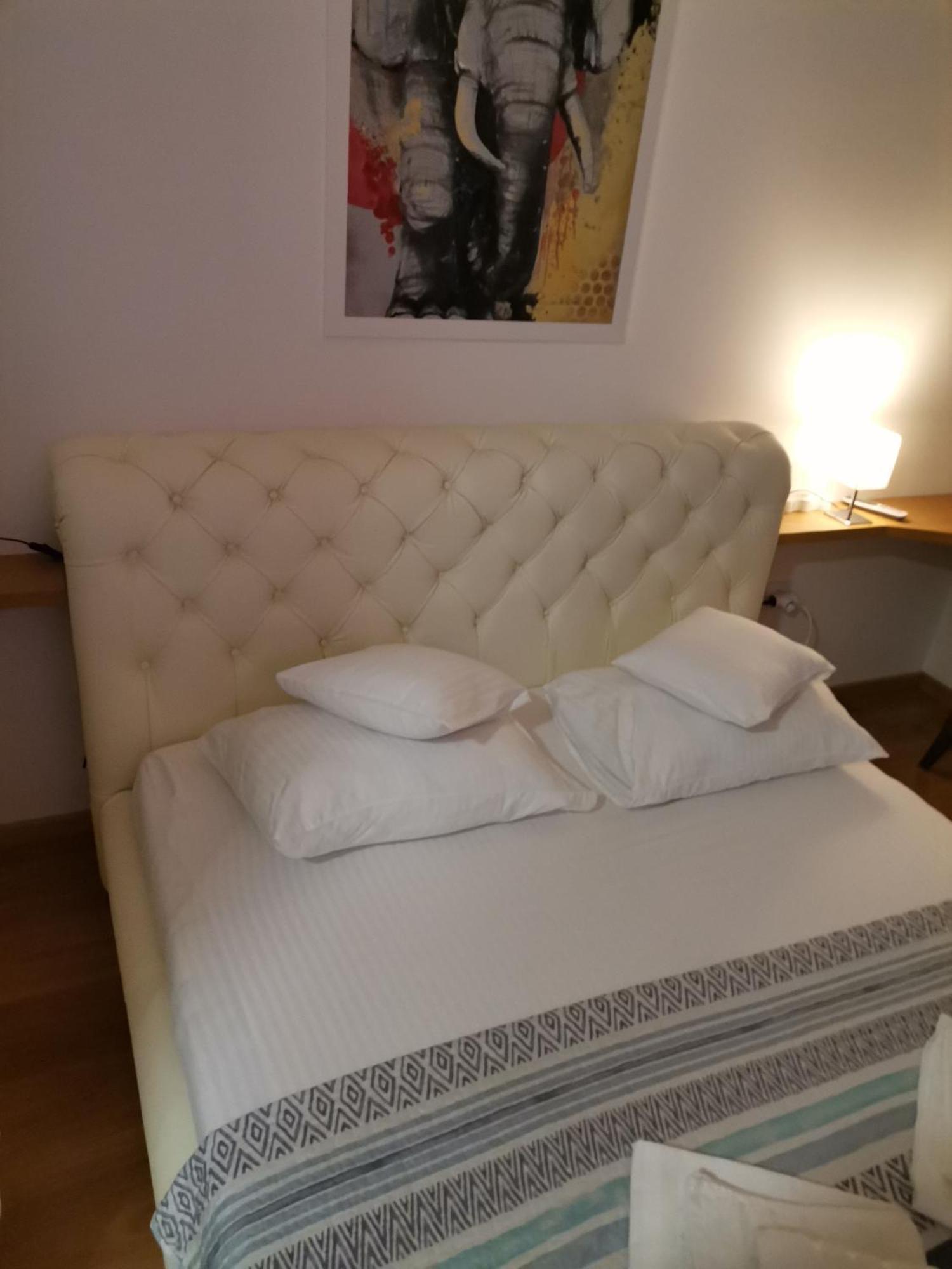 Pupin Palata Business Apartman B5 Novi Sad Værelse billede
