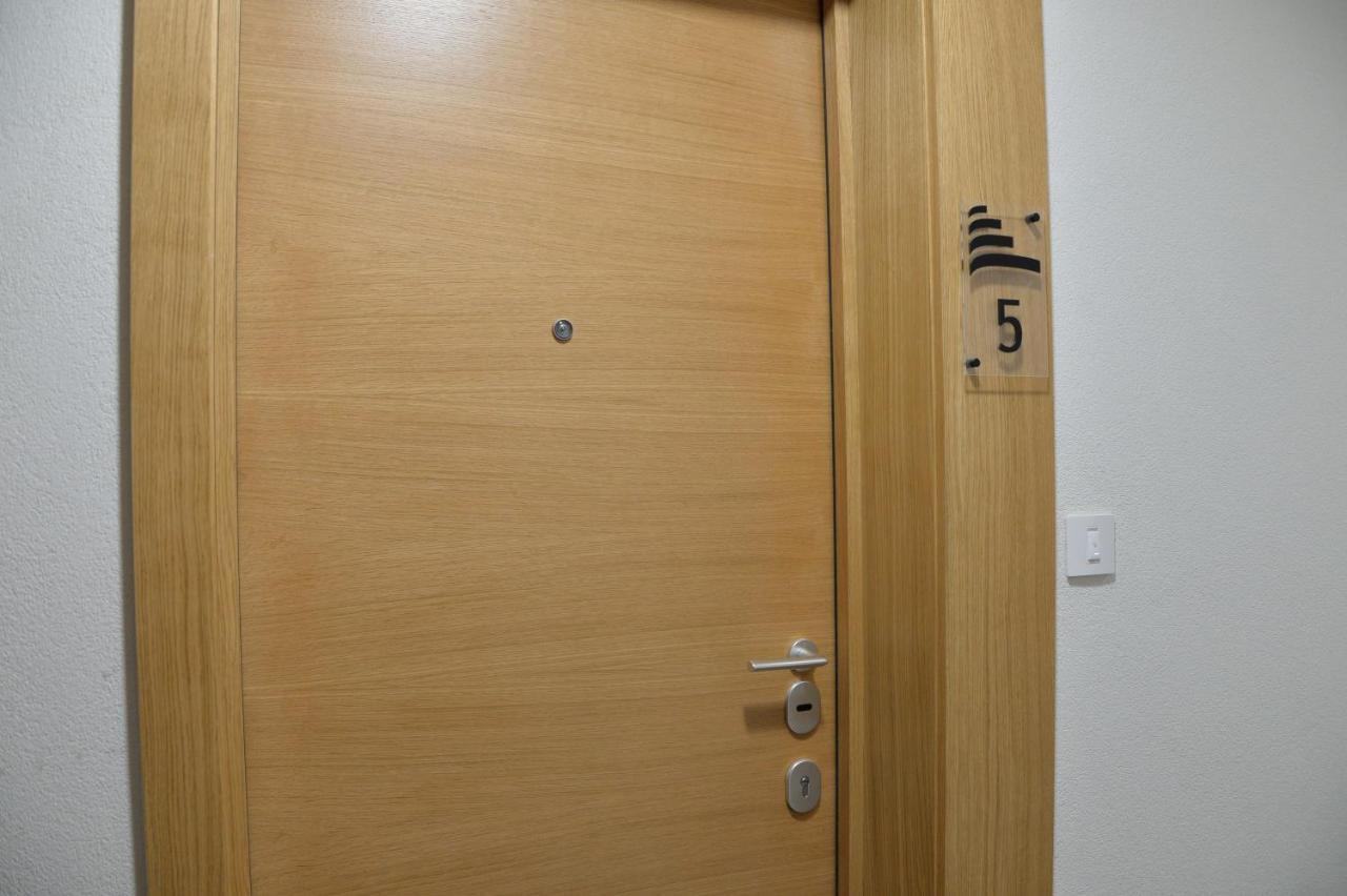 Pupin Palata Business Apartman B5 Novi Sad Eksteriør billede